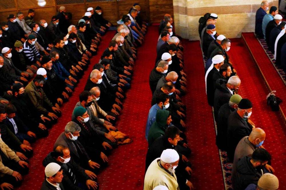 Konya’da Ramazan ayının ilk Cuma namazı kılındı