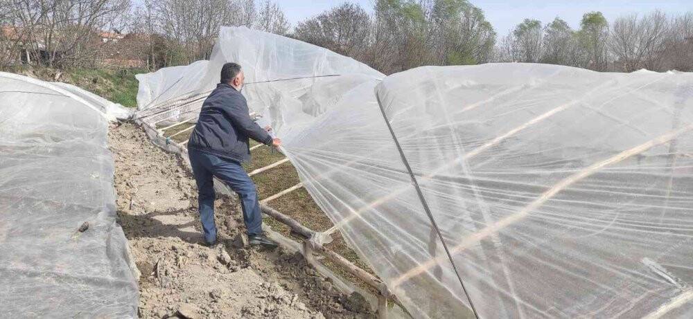 Malatya’da şiddetli rüzgar seralara zarar verdi