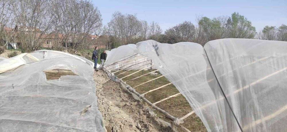Malatya’da şiddetli rüzgar seralara zarar verdi
