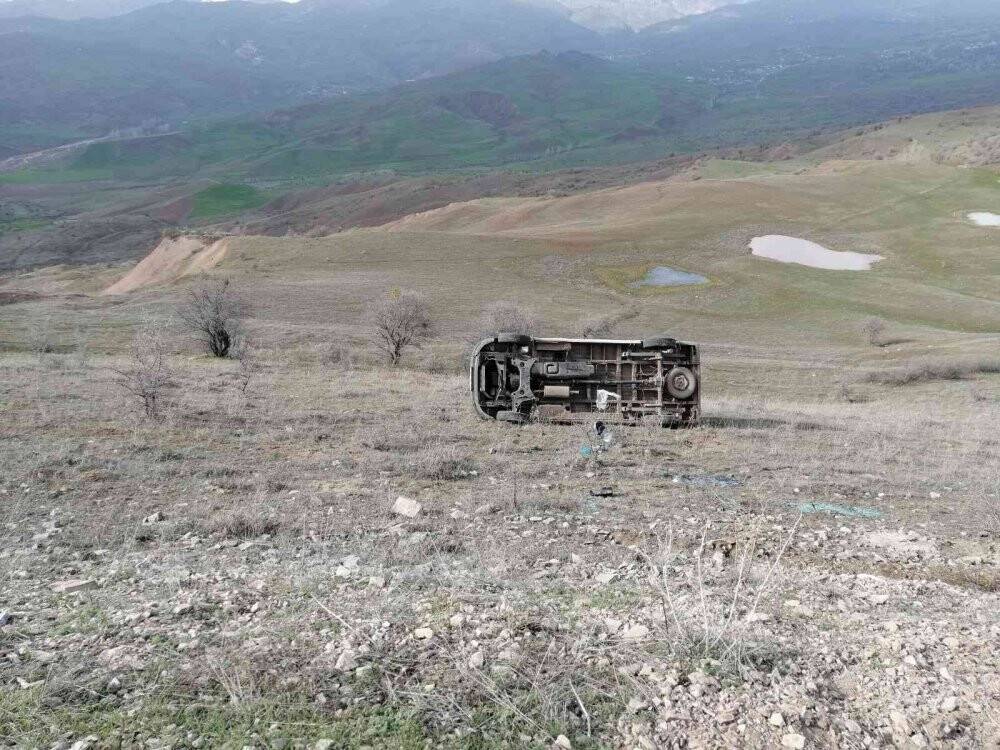 Öğrenci servisi devrildi: 8 yaralı