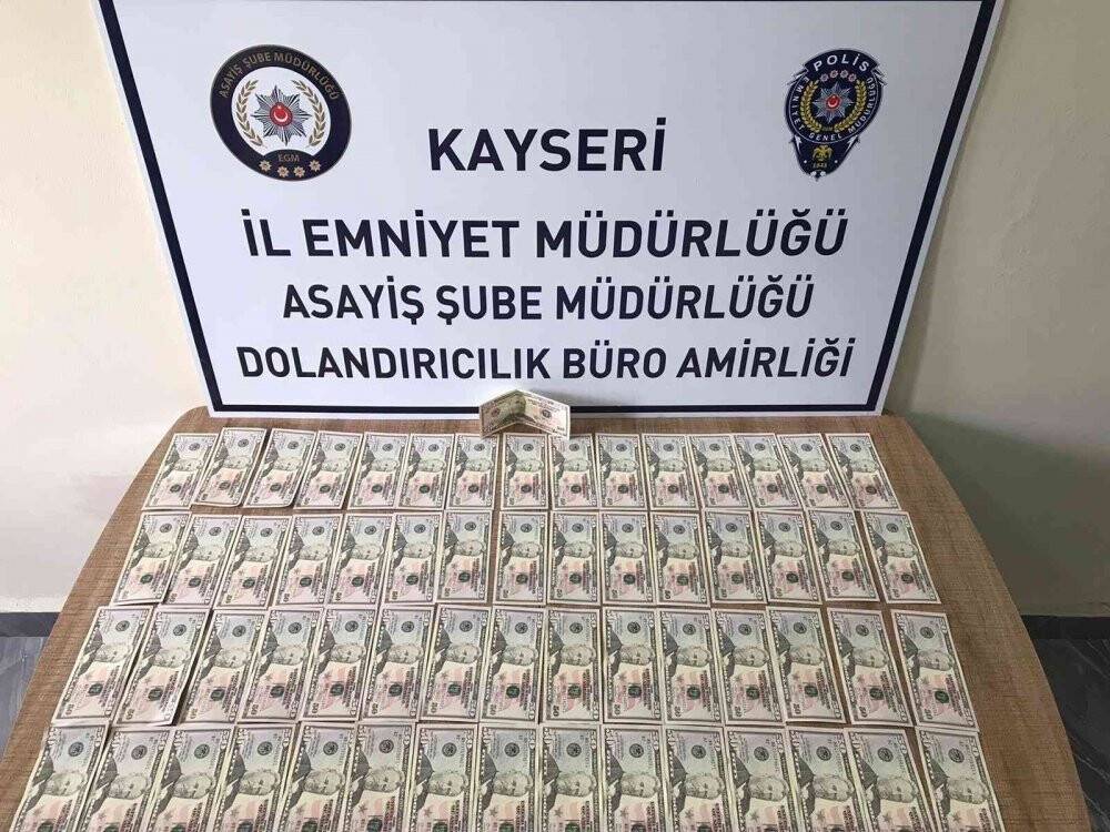 Sahte dolarla alışveriş yaparken yakalandı