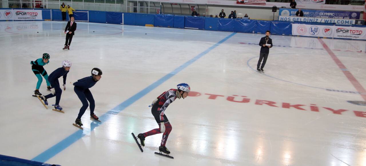 aa-20220409-27514471-27514463-buz-pateninde-2026-kis-olimpiyatlari-icin-calismalara-simdiden-baslandi.jpg