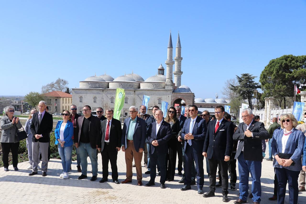 aa-20220409-27515496-27515492-mimar-sinan-ustalik-eserinin-golgesinde-duzenlenen-sergiyle-anildi.jpg