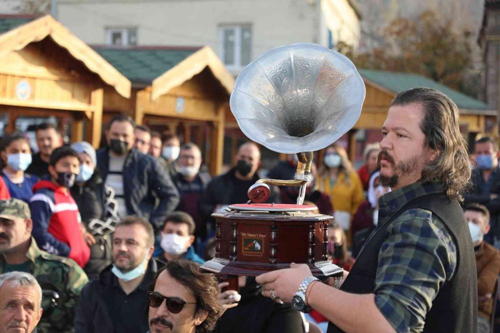 Antika pazarı Ramazan’da da devam ediyor