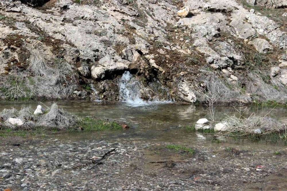 Bu köyün her yanından su fışkırıyor