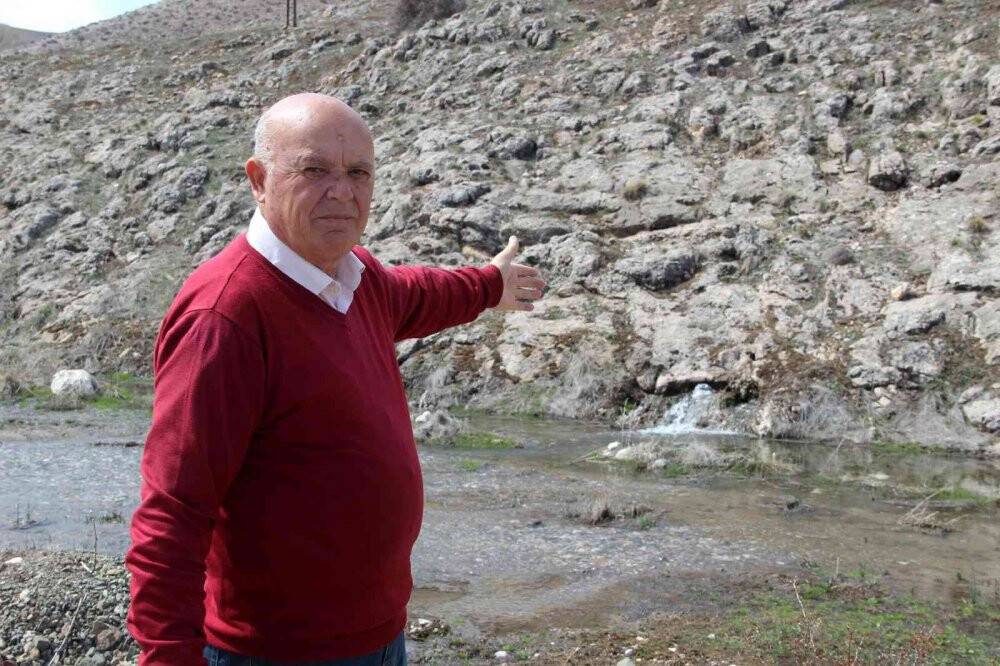 Bu köyün her yanından su fışkırıyor
