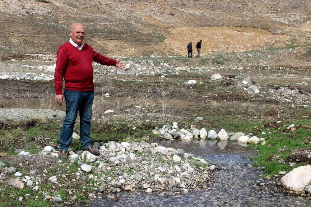 Bu köyün her yanından su fışkırıyor