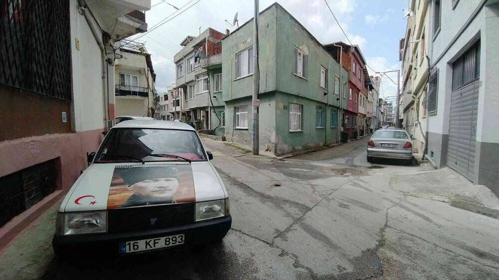 Bursa’da yolda yürüyen genç kız köpeğin saldırısına uğradı