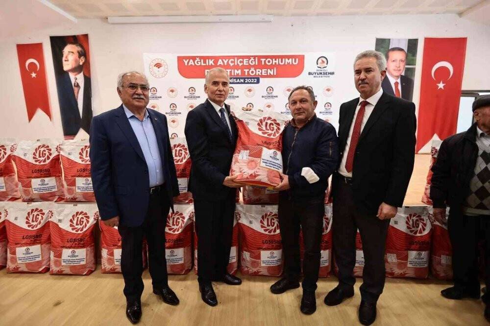 Çiftçiye sağlanan tohum desteğiyle 10 bin dekardan 36 milyonluk gelir sağlanacak