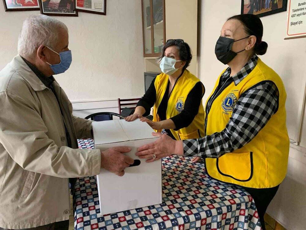 İhtiyaç sahibi görme engellilere erzak kolisi desteği yapıldı