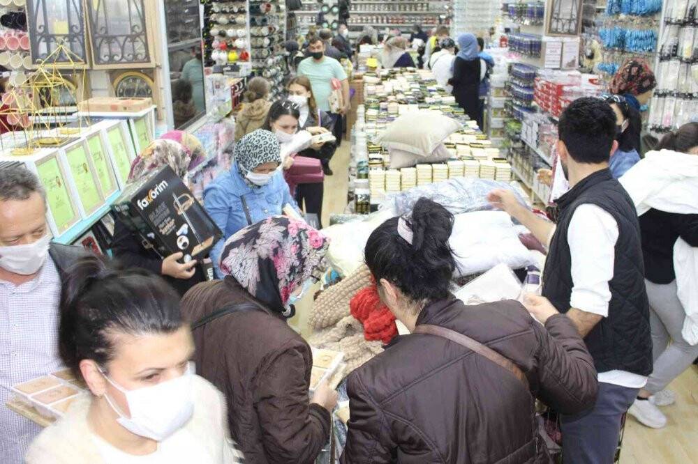 Tekirdağ’da indirim izdihamı