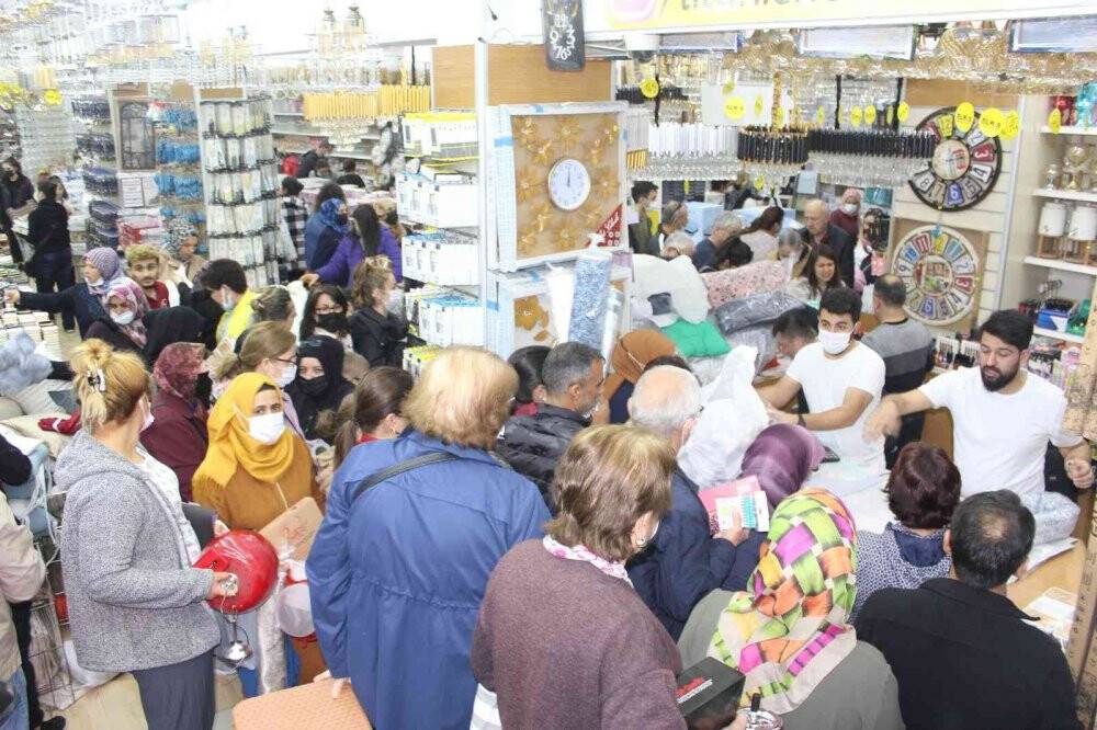 Tekirdağ’da indirim izdihamı