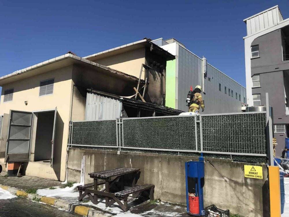 Tuzla boya fabrikasında yangın çıktı
