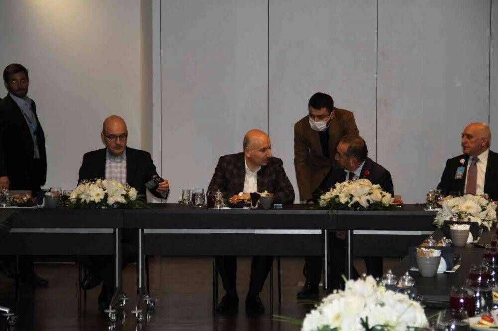 Ulaştırma Bakanı Adil Karaismailoğlu’ndan İstanbul’daki toplu ulaşım zammına eleştiri