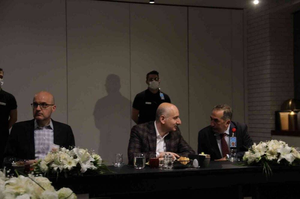 Ulaştırma Bakanı Adil Karaismailoğlu’ndan İstanbul’daki toplu ulaşım zammına eleştiri