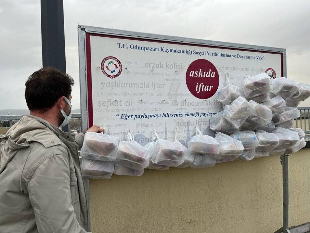Askıda İftar zor durumda kalanların imdadına yetişiyor