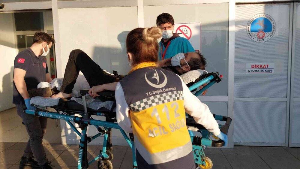 Çöp konteynerinin arkasına sığınarak ölümden kurtuldu