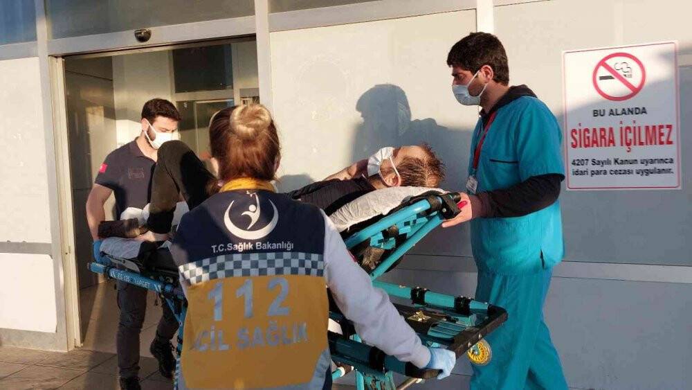 Çöp konteynerinin arkasına sığınarak ölümden kurtuldu