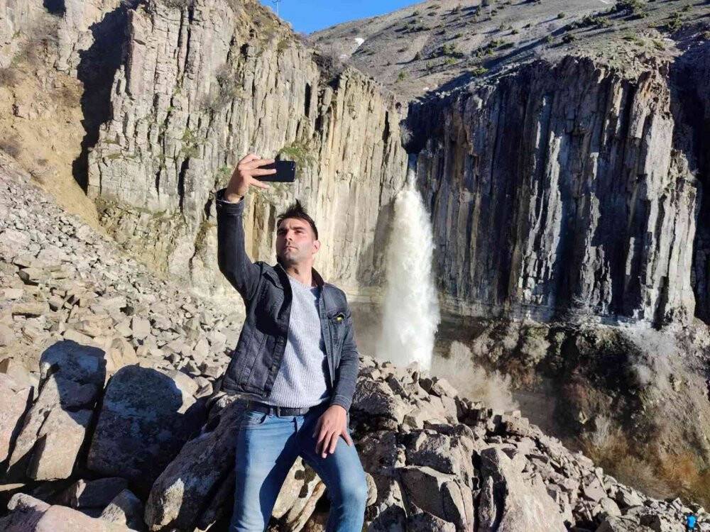 Heybeti ve güzelliğiyle ilgi odağı oldu