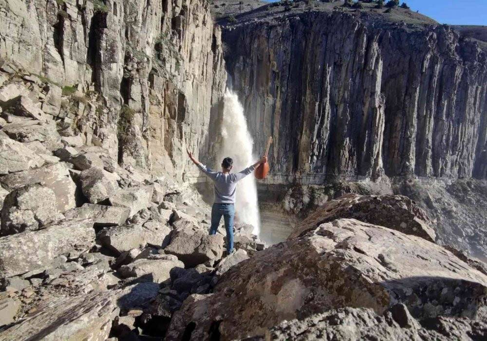 Heybeti ve güzelliğiyle ilgi odağı oldu