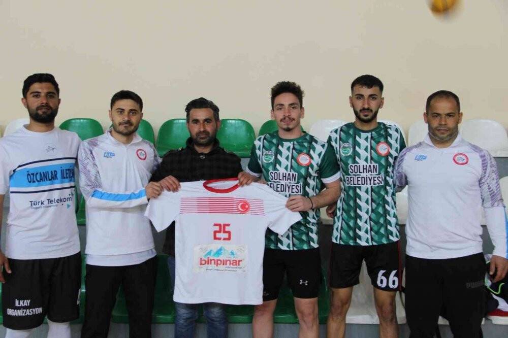 Milli formayı giyen sporcular, Avrupa üçüncüsü oldu