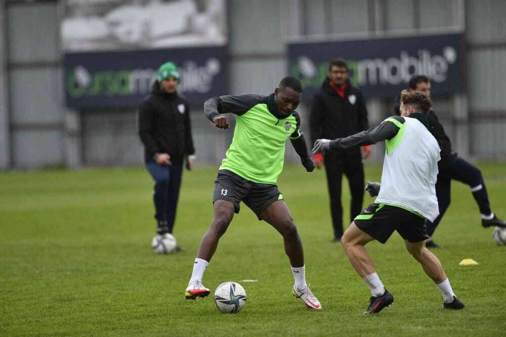 Bursaspor’da İstanbulspor maçı hazırlıkları başladı