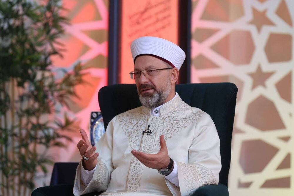 Diyanet İşleri Başkanı Erbaş: 'Umre'ye gitmek isteyen vatandaşlarımız gerekli hazırlıklarını yapsınlar'
