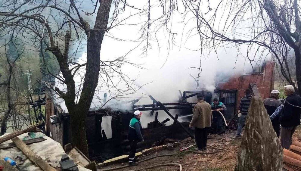 Kastamonu’da ev yangını: 12 yaşındaki çocuk hayatını kaybetti