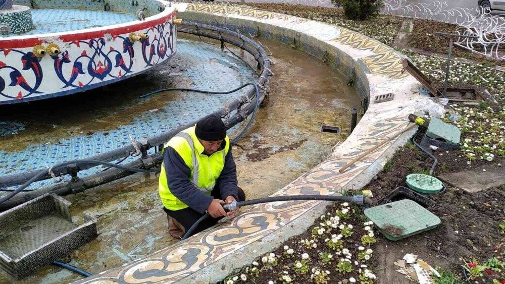 Kütahya’nın simgesi vazoya detaylı temizlik