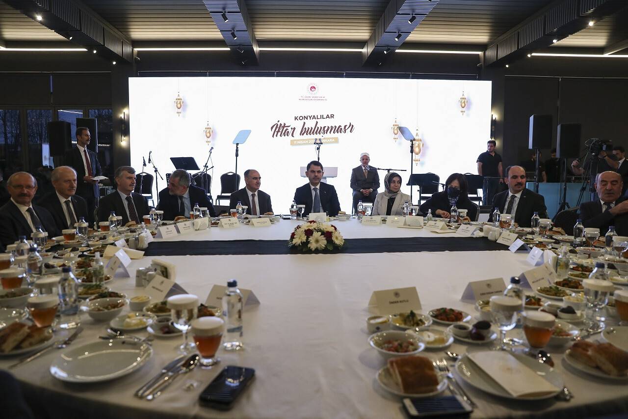 aa-20220411-27537214-27537211-cevre-sehircilik-ve-iklim-degisikligi-bakani-kurum-konyalilar-iftar-bulusmasinda-konustu.jpg