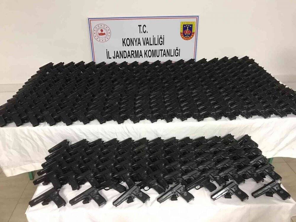 Konya’da jandarmadan kuru sıkı tabanca operasyonu