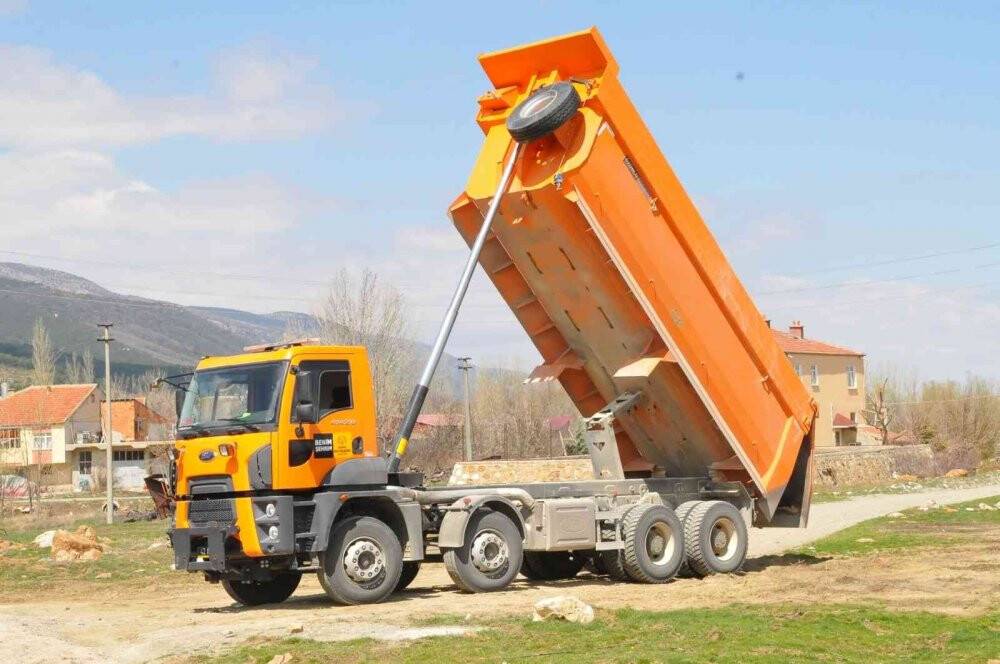 Akşehir’de asfaltlama çalışmaları başladı