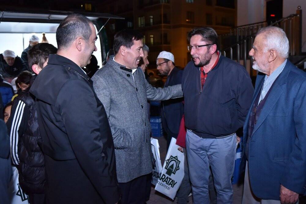 Başkan Kılca, iftarda vatandaşlarla bir araya geldi