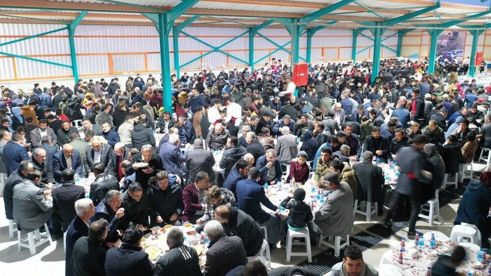 Başkan Kılca, iftarda vatandaşlarla bir araya geldi