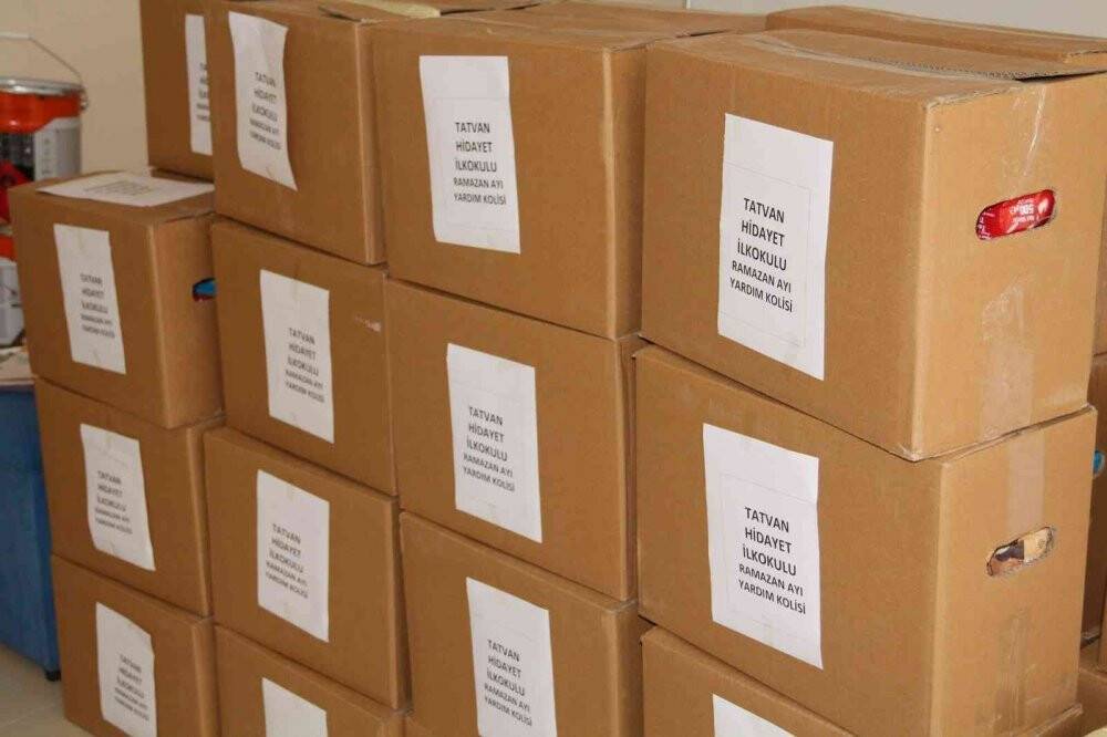 Öğretmenlerden örnek davranış