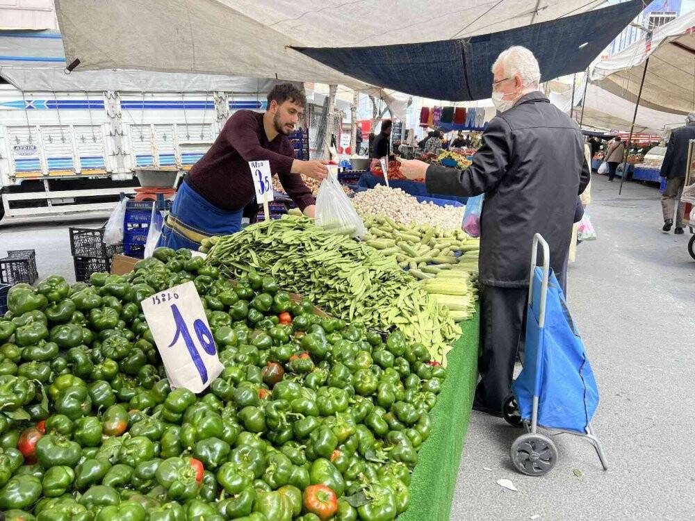 Semt pazarlarında fiyatlar yarı yarıya düştü