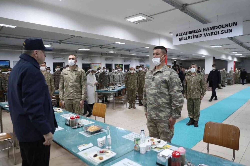 Cumhurbaşkanı Erdoğan’dan Mehmetçiğe iftar sürprizi