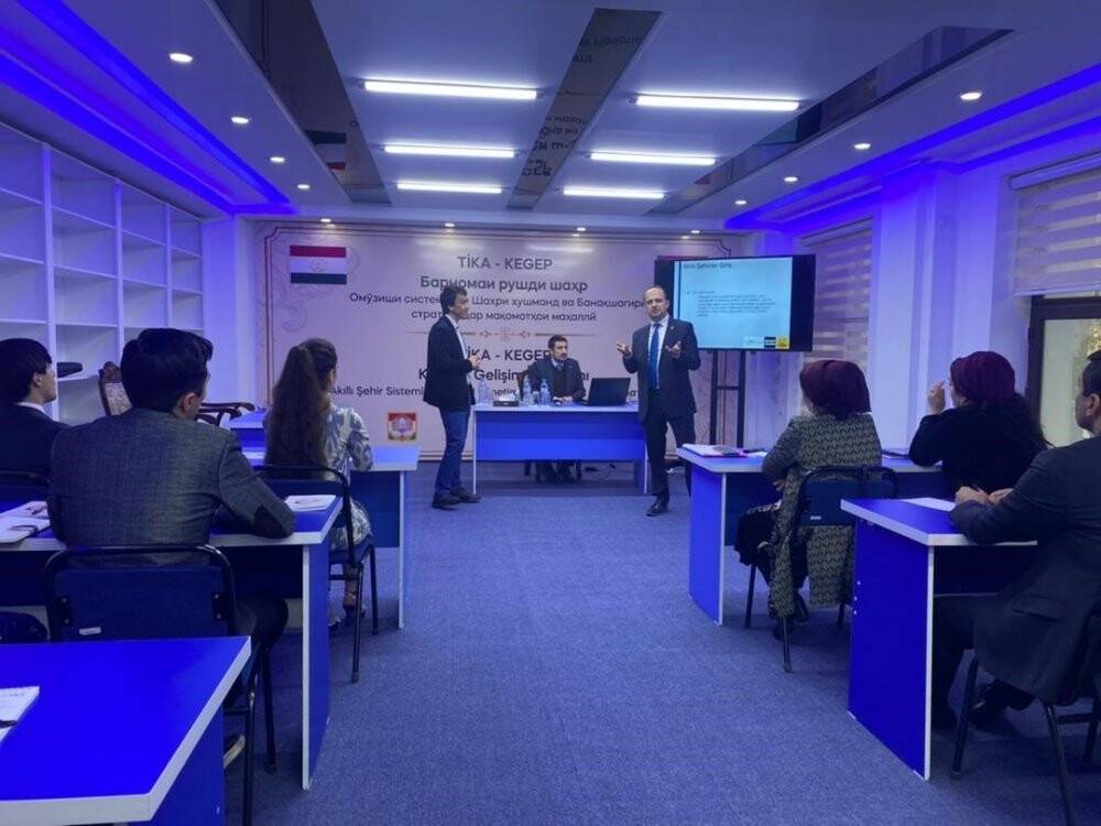 Konya Büyükşehir yurtdışında akıllı şehir eğitimi veriyor