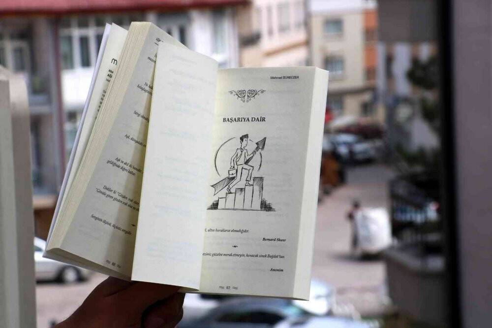 Ünlülerin özlü sözlerini derleyip kitaba dönüştürdü