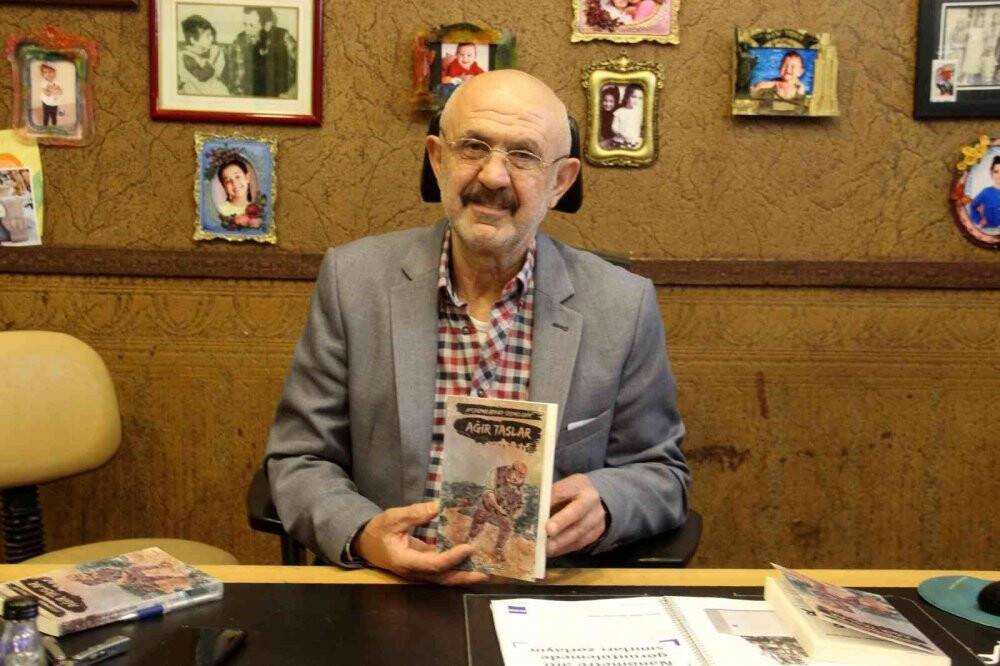 Ünlülerin özlü sözlerini derleyip kitaba dönüştürdü