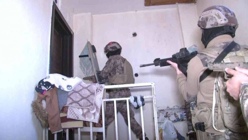 İstanbul’da sahte dolar basan çeteye operasyon