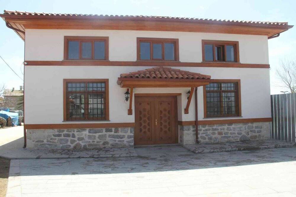 Konya’da ecdat yadigarı cami yeniden ibadete açıldı