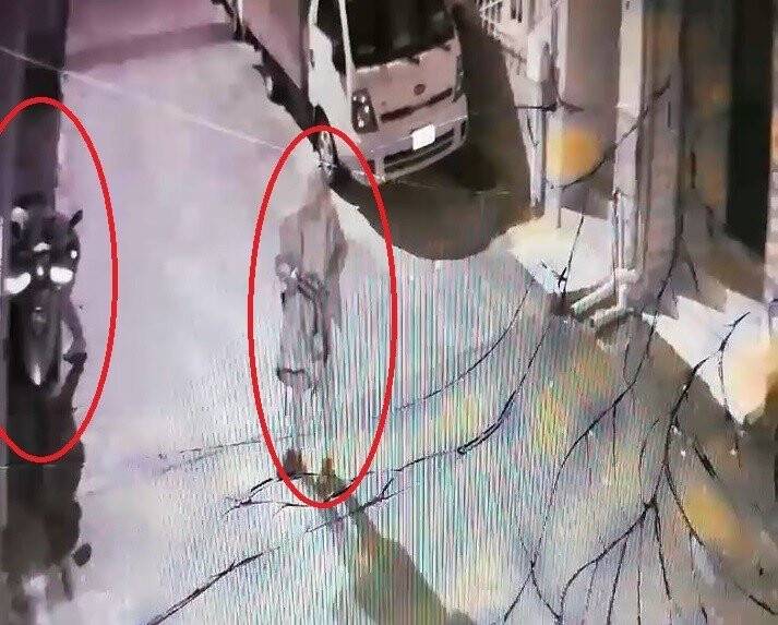 Balkondan hırsızın kafasına tabak yağdırdı