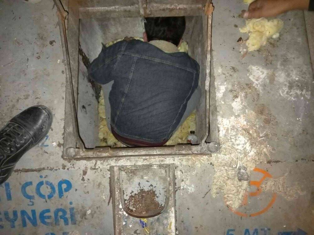 Bir kısmı ölmüş 200’ye yakın civciv çöpe atılmış halde bulundu