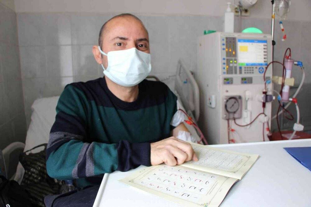 Diyaliz olurken Kur’an öğreniyorlar