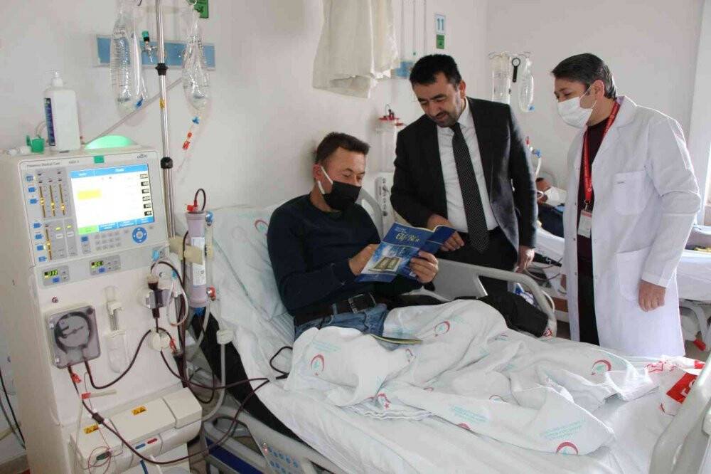 Diyaliz olurken Kur’an öğreniyorlar