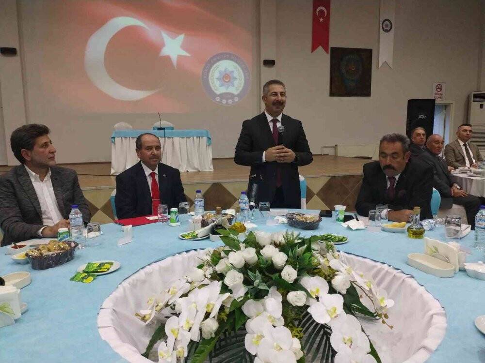 Konya Emniyeti’nden şehit aileleri, gaziler ve polis emeklileri onuruna iftar yemeği