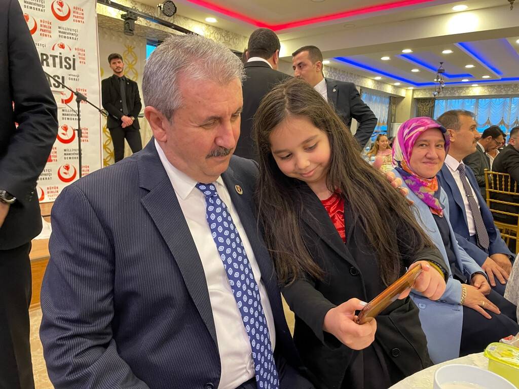 aa-20220416-27585214-27585211-bbp-genel-baskani-destici-partisinin-konyadaki-iftar-programinda-konustu-002.jpg