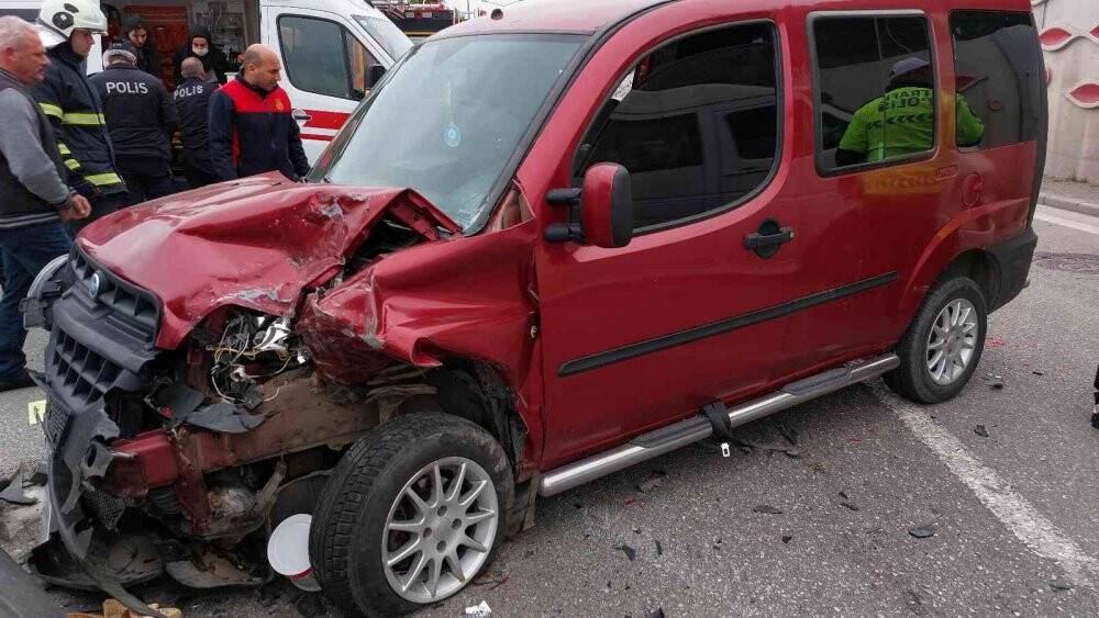İftara giderken kaza yaptılar: 2 yaralı
