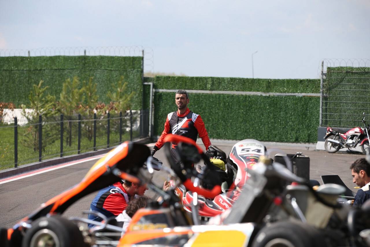 aa-20220418-27597404-27597388-kenan-sofuoglu-milli-motosikletcileri-sezon-sampiyonluguna-hazirliyor.jpg